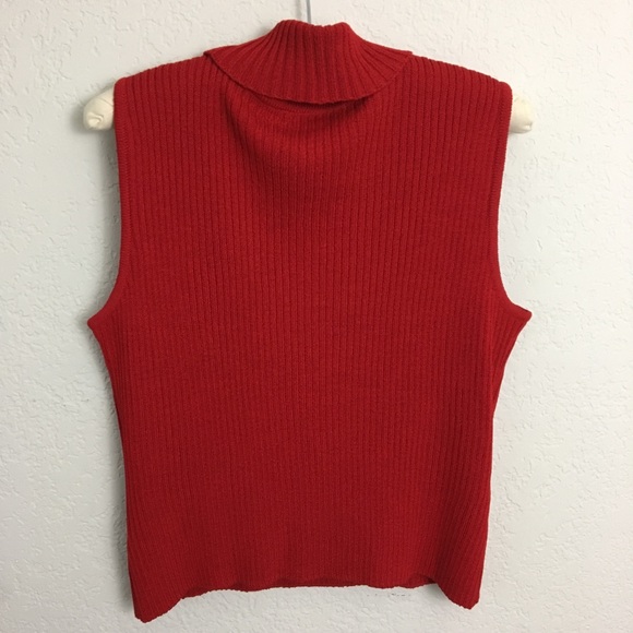 ♥️DELETING TONIGHT♥️ St. John Sport Sweater Tank - Picture 2 of 7